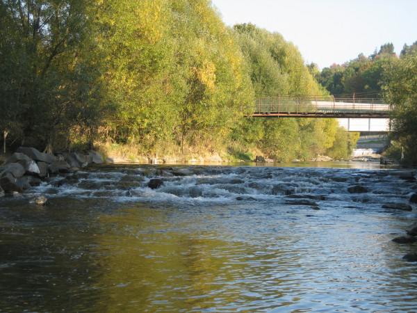 Pod H splavem